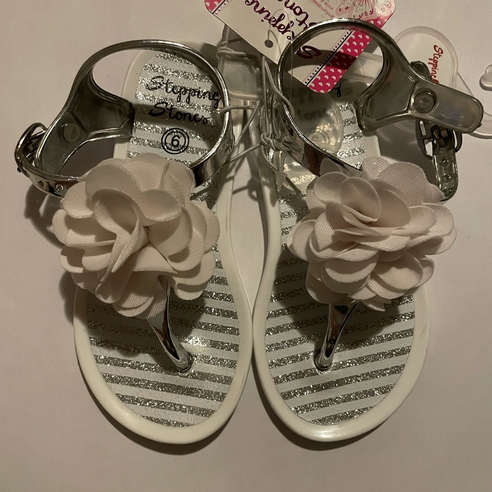 Infant sandals Size 6 NWT